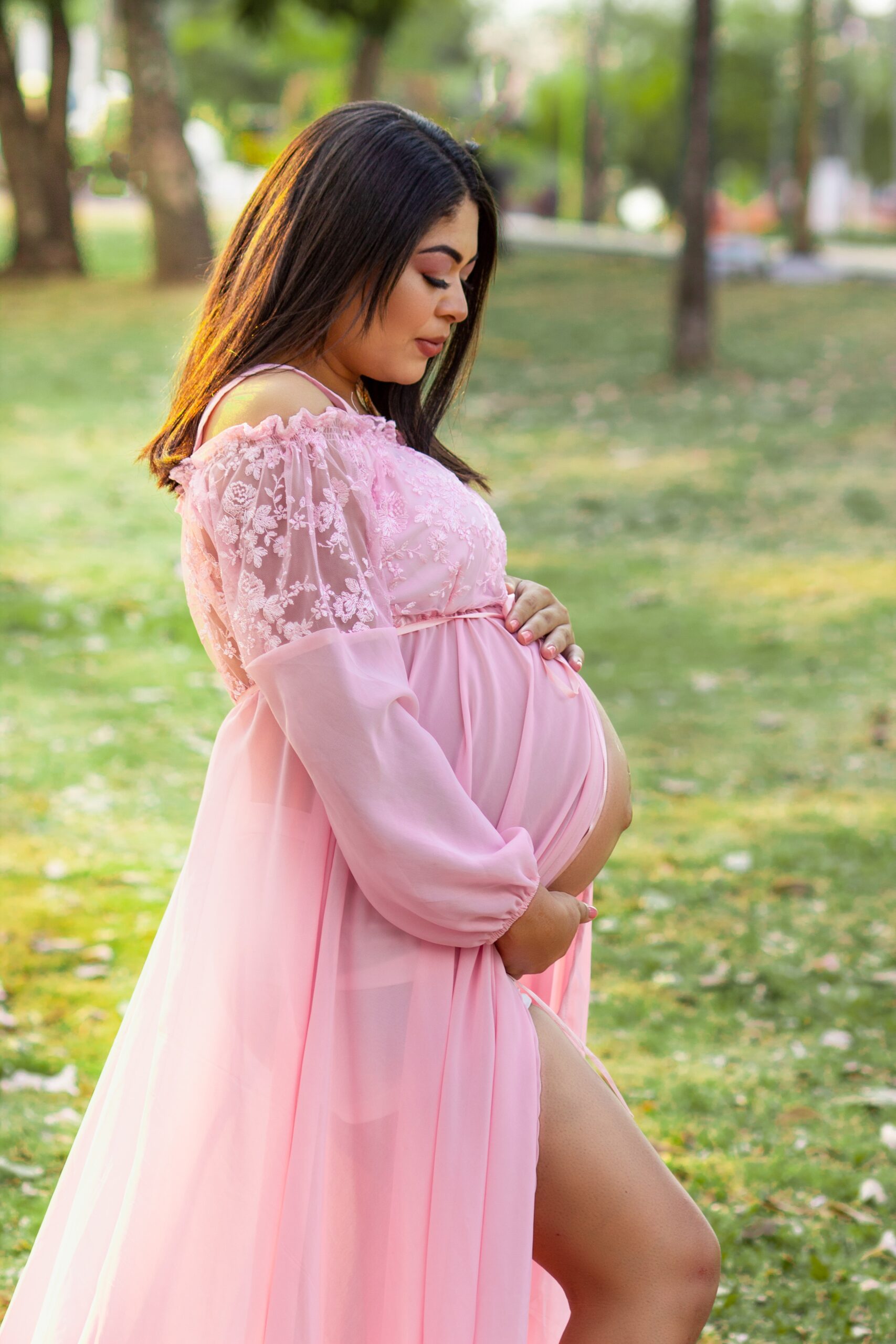 Trong bài viết này, chúng tôi sẽ thảo luận về những lợi ích và hạn chế của sinh mổ lấy thai, để bạn có thể đưa ra quyết định sáng suốt về việc liệu nó có phù hợp với bạn hay không.