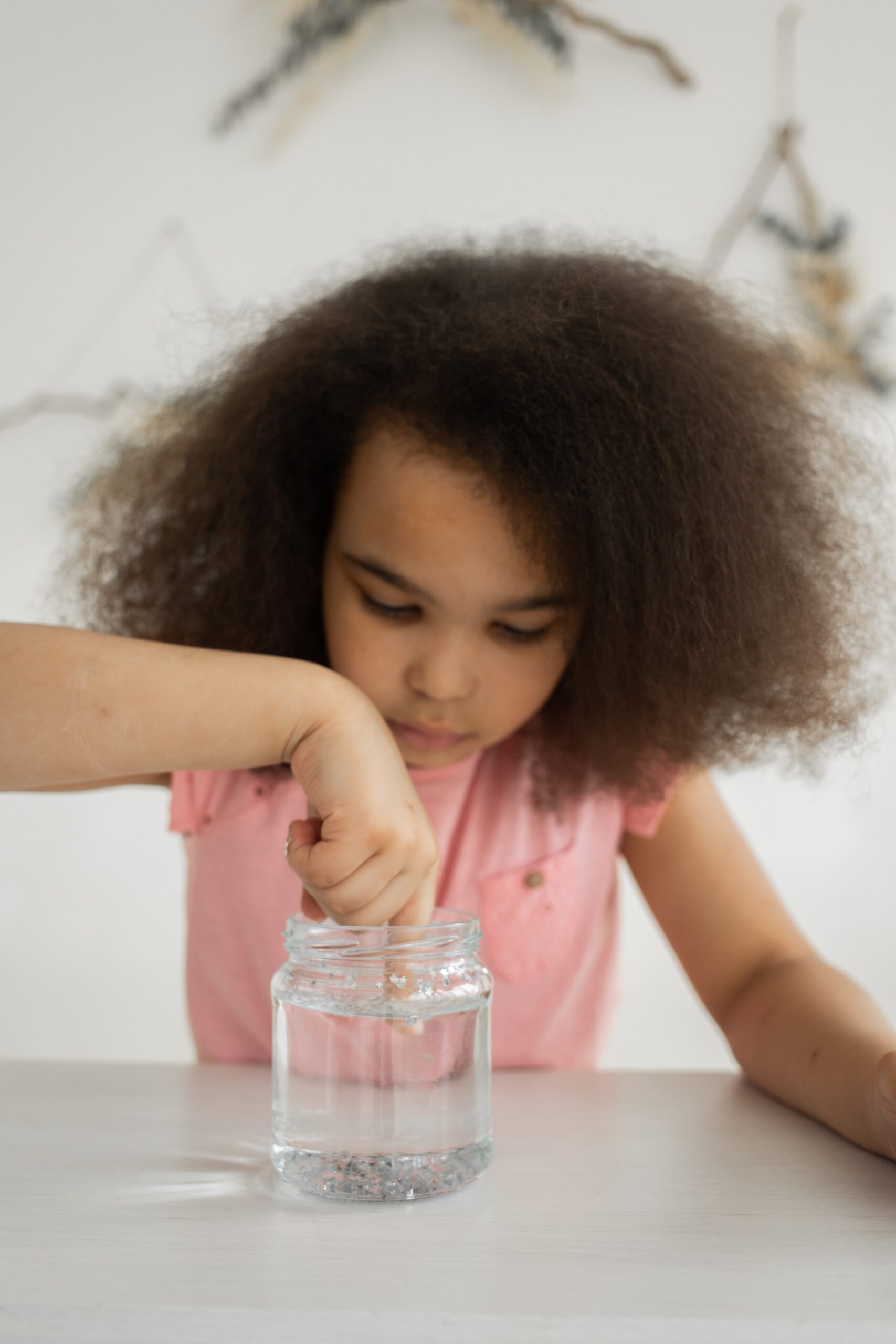 10 thí nghiệm khoa học đơn giản cho trẻ em