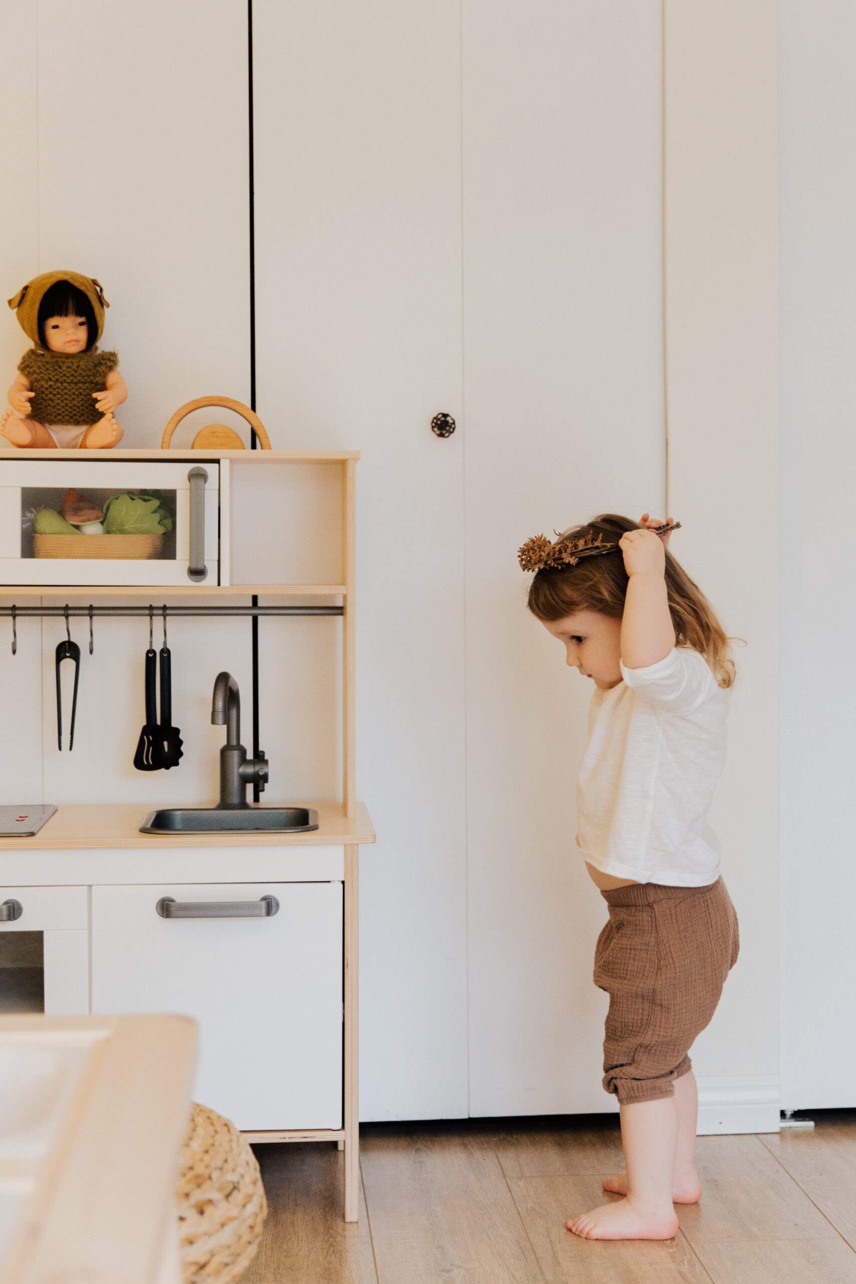 Cách chăm sóc trẻ mới biết đi: Niềm vui và thử thách