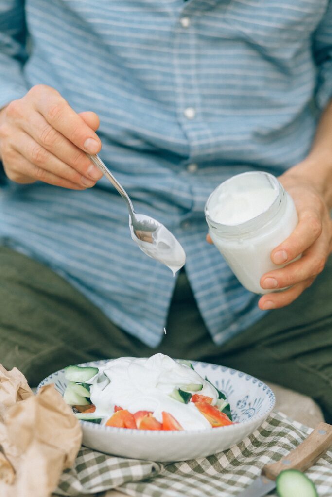 Việc giữ cho cả hai giới bé được quan tâm và bảo vệ là rất quan trọng để ngăn chặn các trường hợp bé bị xâm hại.