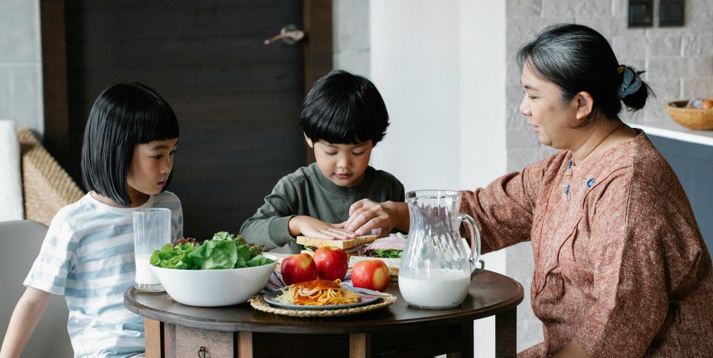 Bánh Trung Thu Ngon không chỉ đơn thuần là món ăn, mà còn chứa đựng tình cảm và sự chăm chút của người làm bánh.