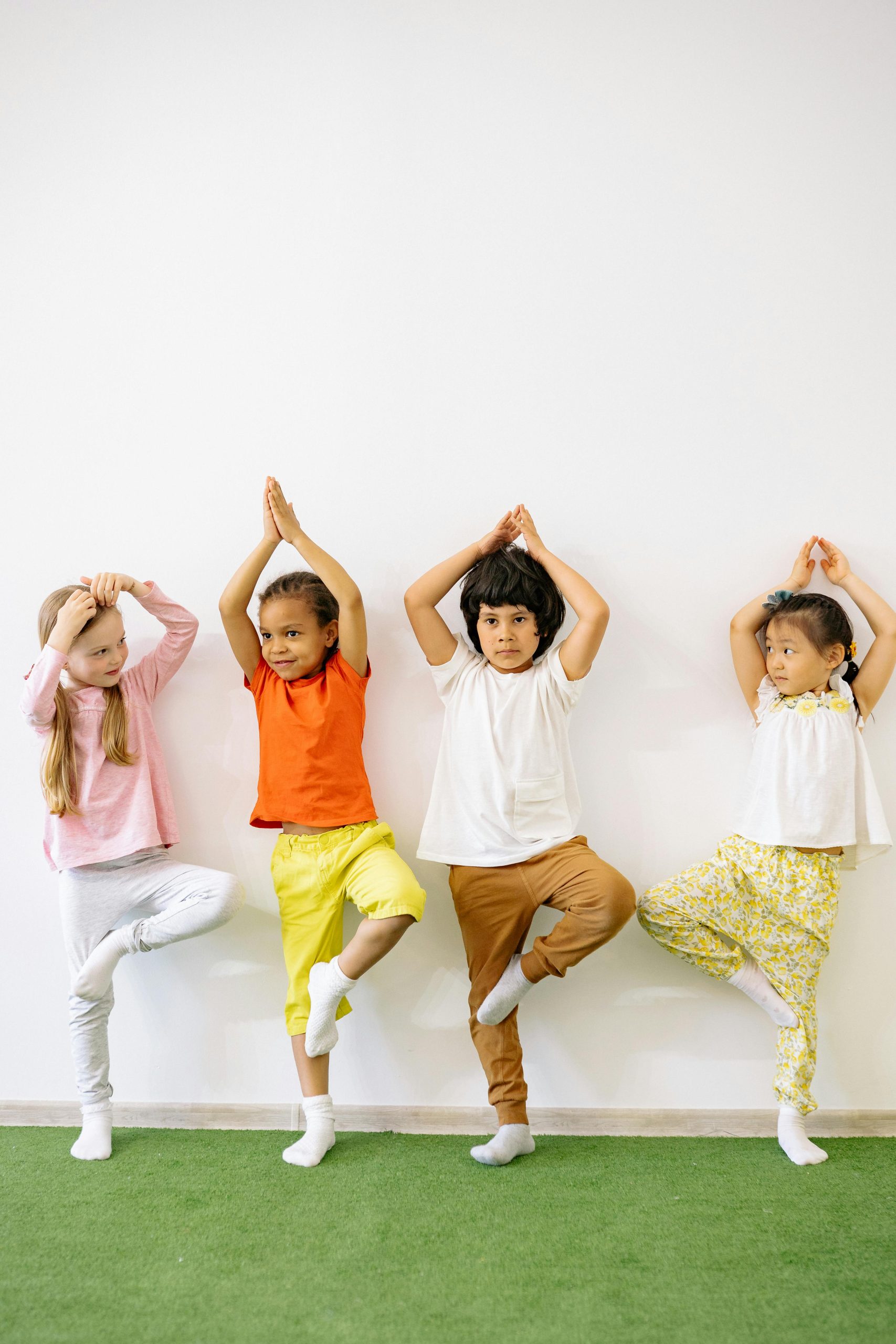 Hãy bắt đầu ngay hôm nay để giúp con bạn vượt qua mặc cảm hình thể và xây dựng một lối sống lành mạnh hơn.