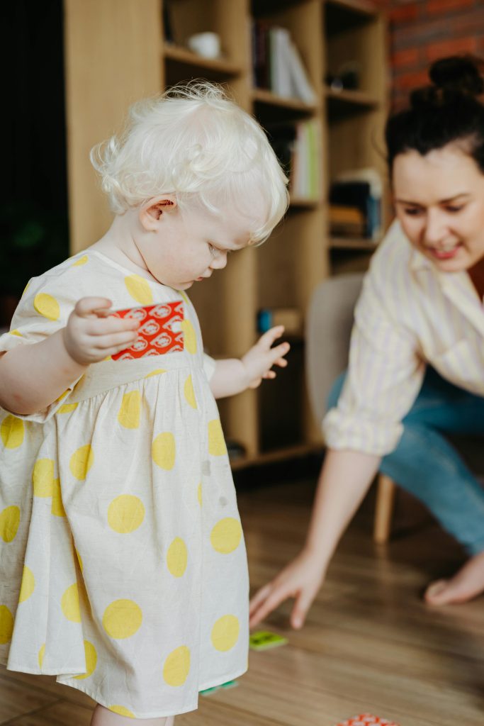 Luôn luôn đọc kỹ hướng dẫn sử dụng trên bao bì sản phẩm và tham khảo ý kiến bác sĩ nếu bạn có bất kỳ thắc mắc nào về cách dùng paracetamol cho con mình.