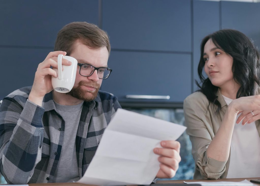 Sự tử tế được thể hiện qua việc lắng nghe và chia sẻ cùng con mỗi ngày.