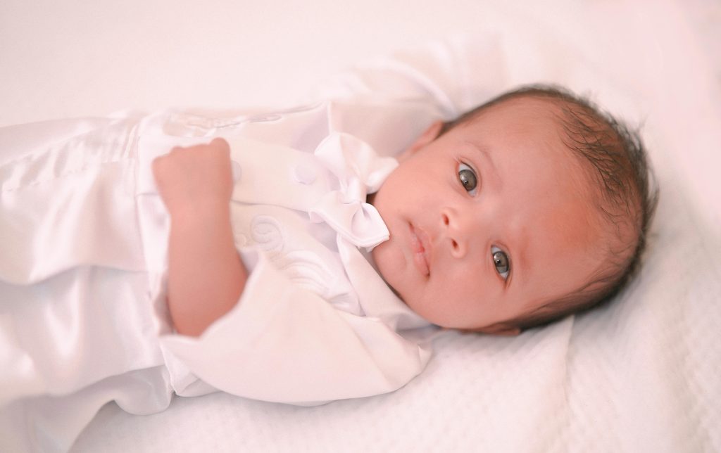 Hội Chứng Baby Blues là một hiện tượng phổ biến mà nhiều bà mẹ trải qua sau khi sinh, với những cảm giác buồn bã, lo lắng hay mệt mỏi.