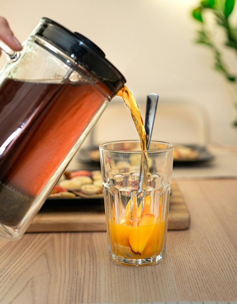 Đặc biệt chú ý đến vùng lưỡi, má và môi – những nơi mà mật ong chanh đào thường hay “lạc trôi” trong trí tưởng tượng của chúng ta.